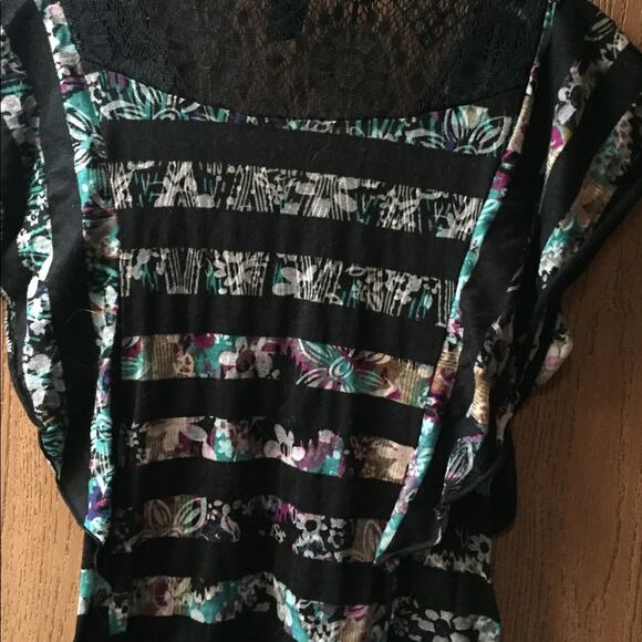 Y2K‎ Daytrip black floral top size small - Picture 2 of 3